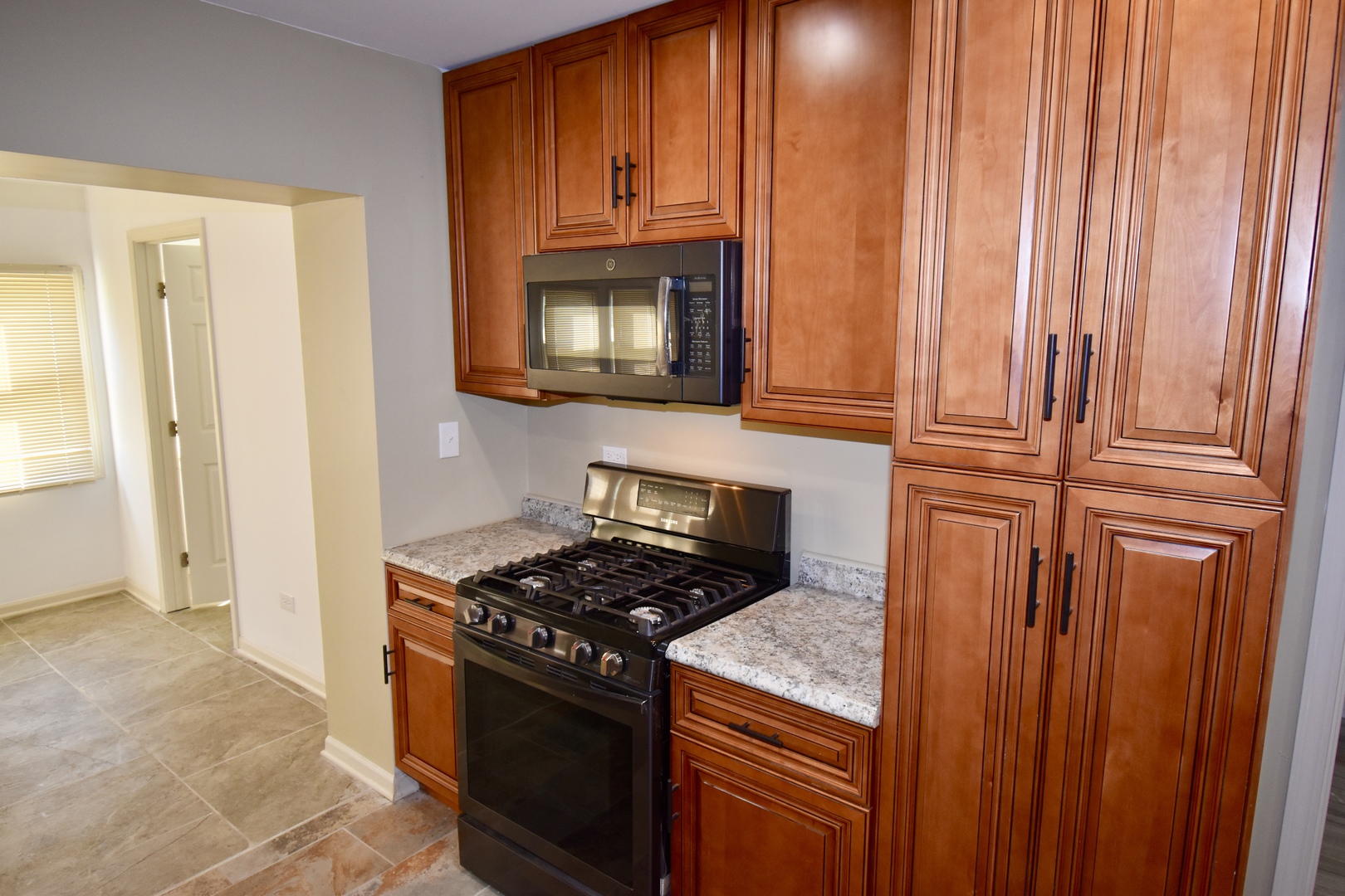 1700 Gideon Avenue Zion, IL 60099 - Photo 9 of 23