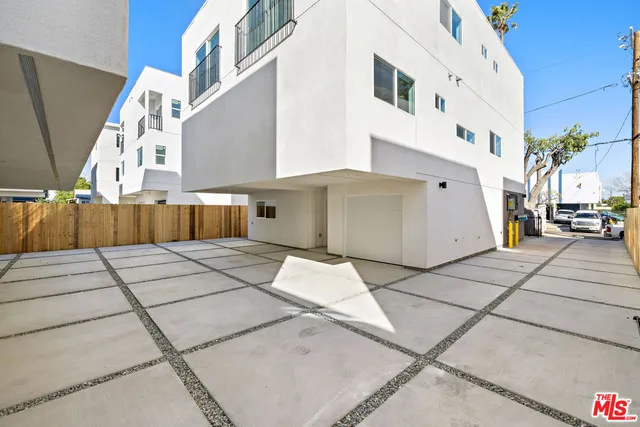 $3,995,000 | 5651 Case Avenue, North Hollywood, CA 91601