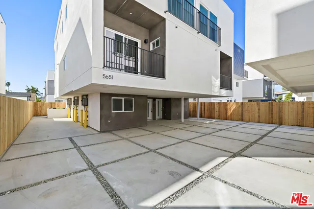 $3,995,000 | 5651 Case Avenue, North Hollywood, CA 91601