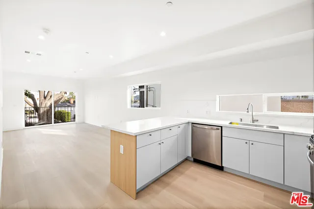 $3,995,000 | 5651 Case Avenue, North Hollywood, CA 91601