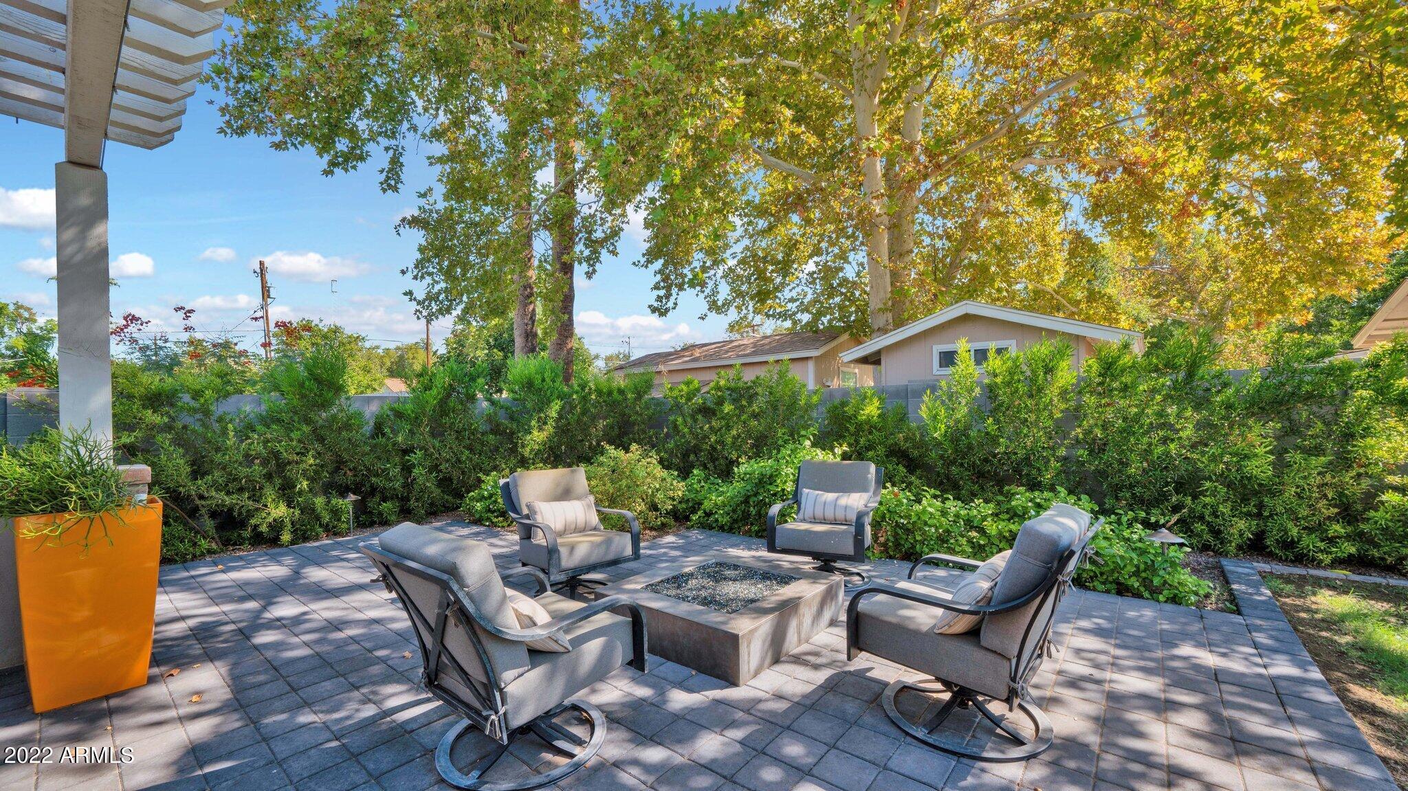 8723 North 9th Avenue Phoenix, AZ 85021 - Photo 13 of 39 Outdoor Gas Firepit