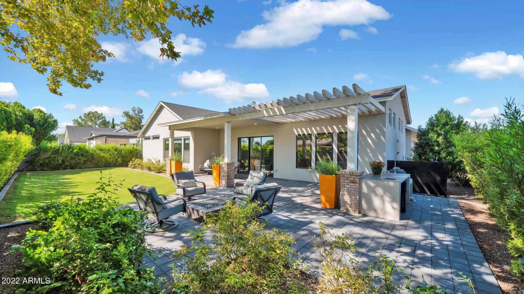 8723 North 9th Avenue Phoenix, AZ 85021 - Photo 31 of 39 Gorgeous landscaped yard