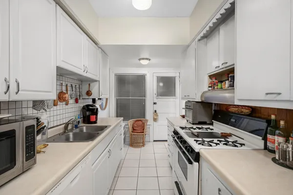 $1,295,000 | 2121 Penn Avenue South, Minneapolis, MN 55405