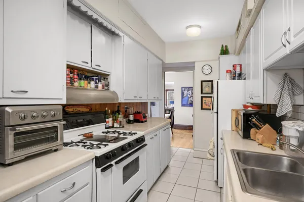 $1,295,000 | 2121 Penn Avenue South, Minneapolis, MN 55405