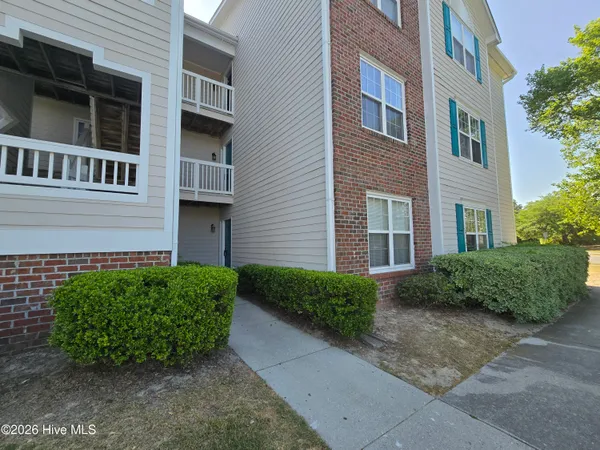 $215,000 | 802 Bryce Court, Unit D, Wilmington, NC 28405