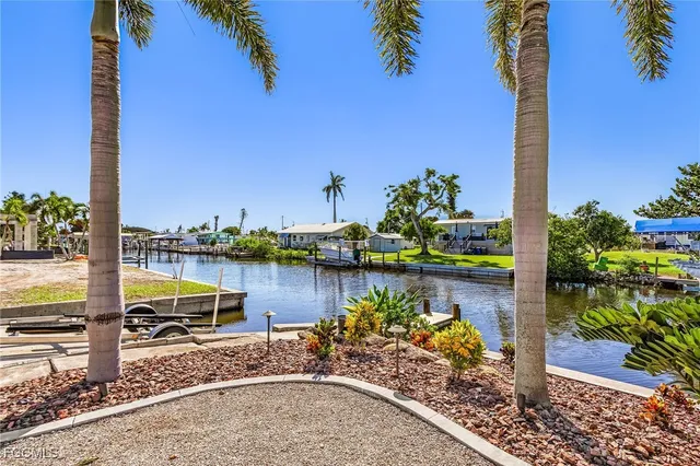 $340,500 | 5025 Curlew Drive, St. James City, FL 33956