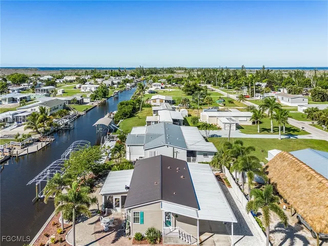 $340,500 | 5025 Curlew Drive, St. James City, FL 33956