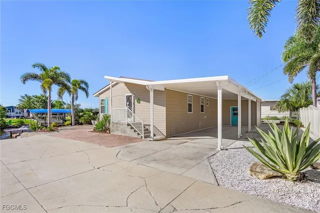 $340,500 | 5025 Curlew Drive, St. James City, FL 33956