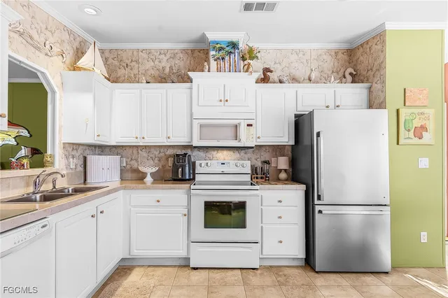 $340,500 | 5025 Curlew Drive, St. James City, FL 33956