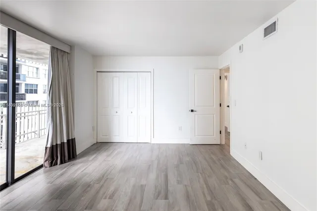 $1,100,000 | 6061 Collins Avenue, Unit 7D, Miami Beach, FL 33140