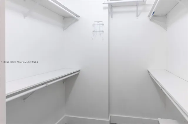 $1,100,000 | 6061 Collins Avenue, Unit 7D, Miami Beach, FL 33140