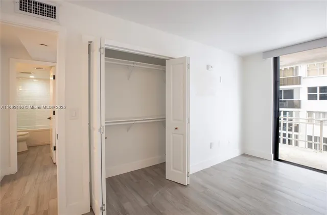 $1,100,000 | 6061 Collins Avenue, Unit 7D, Miami Beach, FL 33140