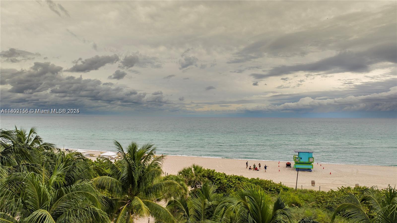 6061 Collins Avenue, Unit 7D Miami Beach, FL 33140 - Photo 35 of 39