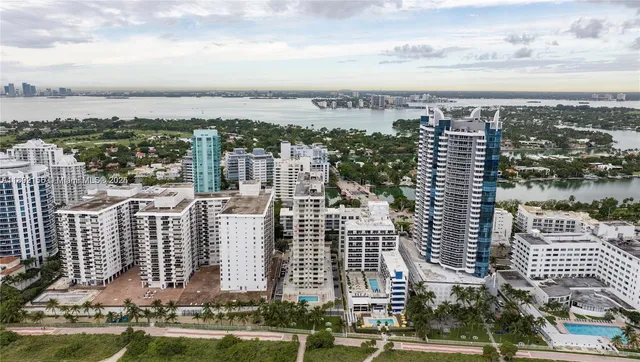 $1,100,000 | 6061 Collins Avenue, Unit 7D, Miami Beach, FL 33140
