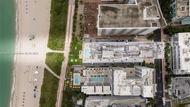 $1,100,000 | 6061 Collins Avenue, Unit 7D, Miami Beach, FL 33140