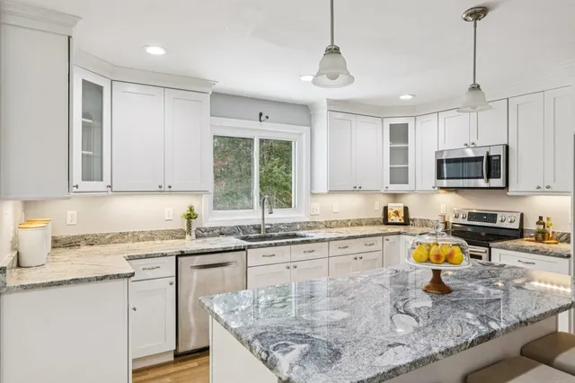 $980,000 | 3 Highlander Drive, North Hampton, NH 03862