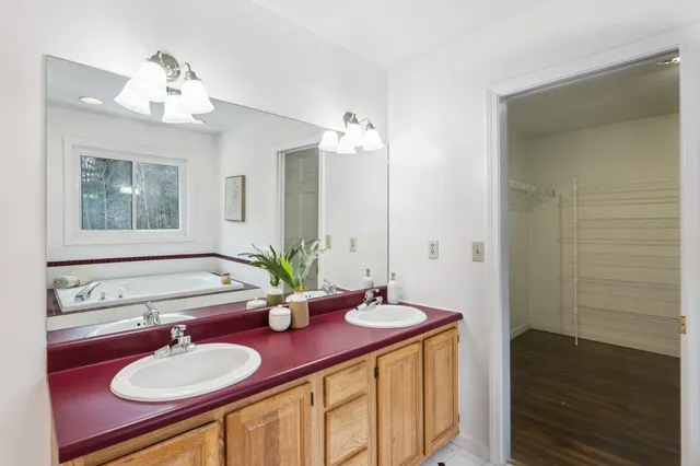 $980,000 | 3 Highlander Drive, North Hampton, NH 03862