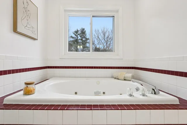 $980,000 | 3 Highlander Drive, North Hampton, NH 03862