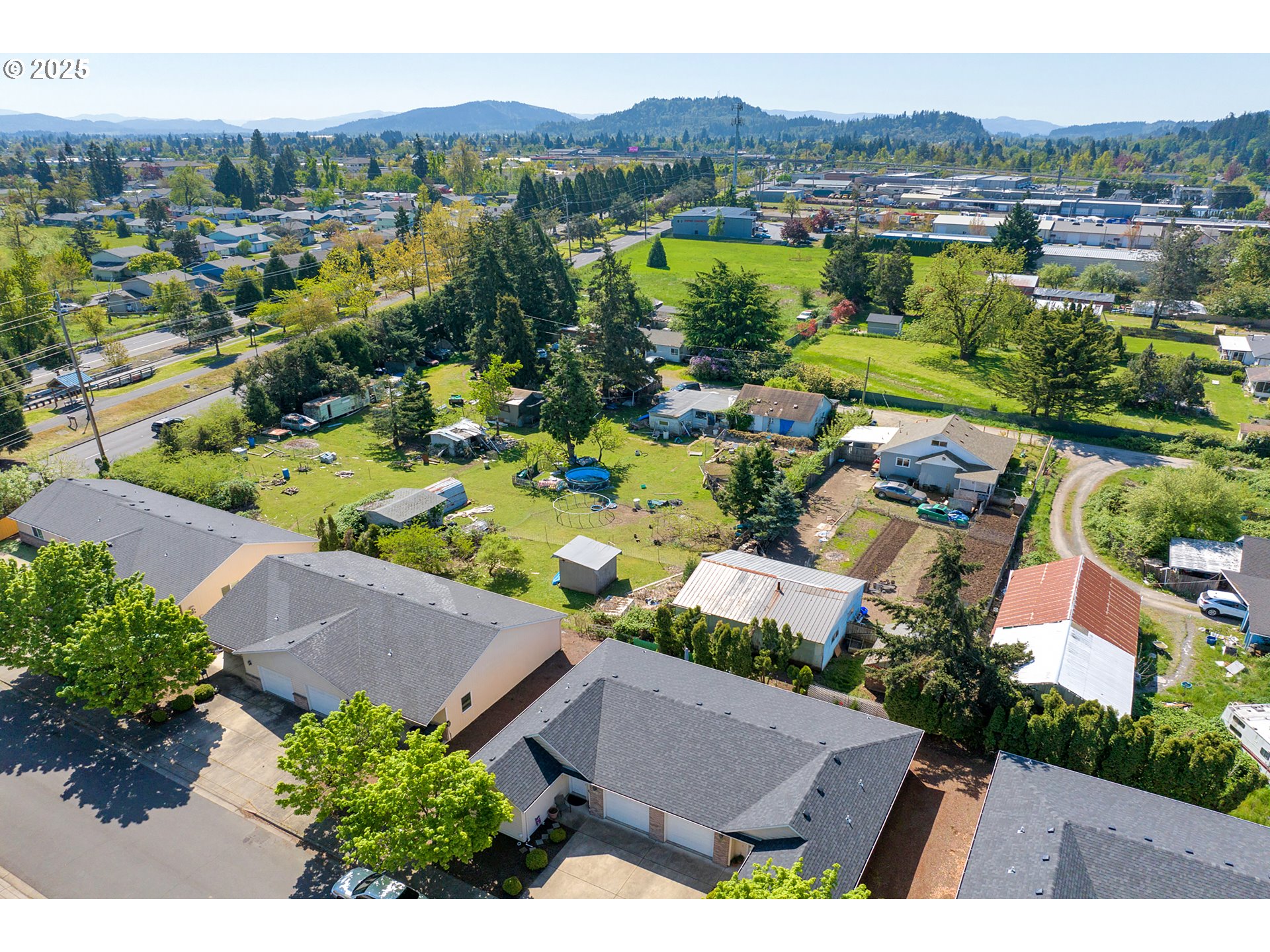 2165 Laura Street Springfield, OR 97477 - Photo 8 of 28