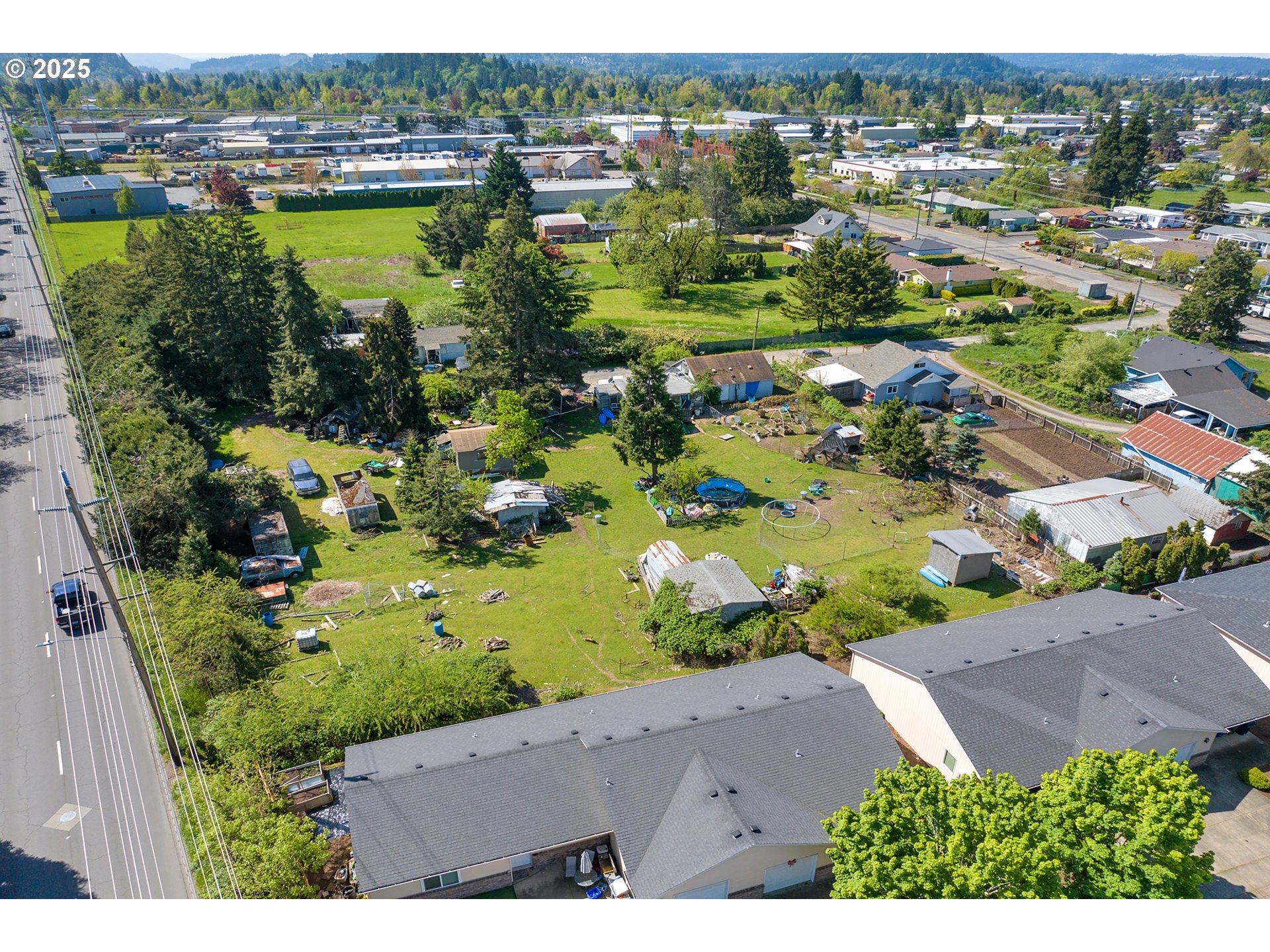 2165 Laura Street Springfield, OR 97477 - Photo 10 of 28