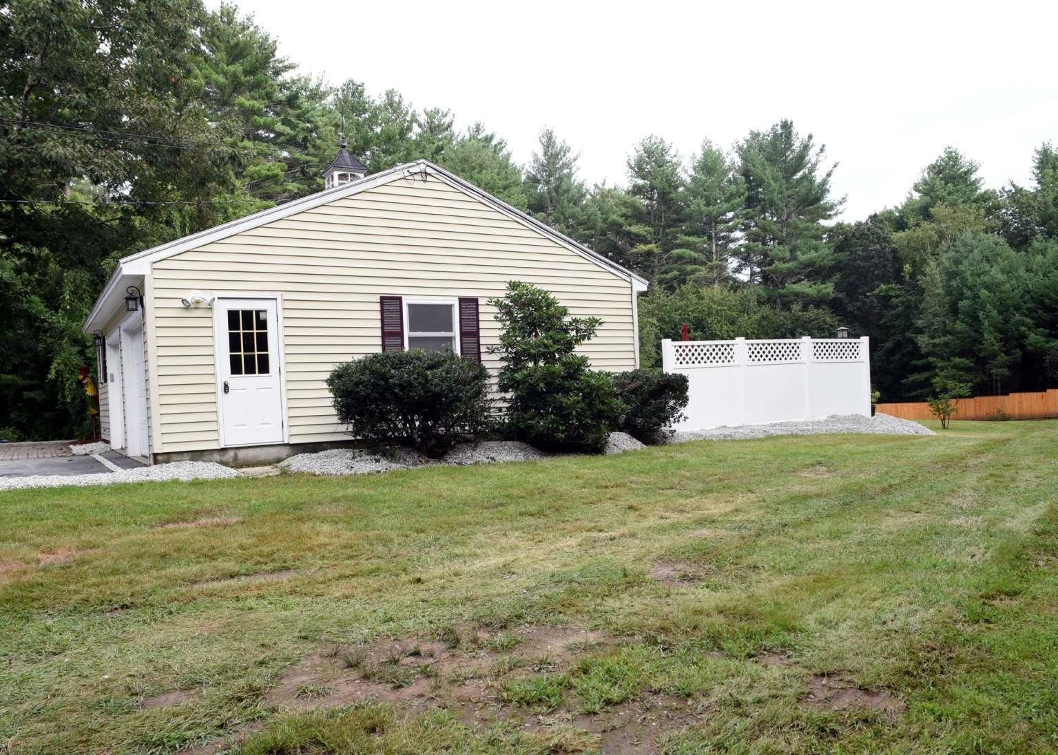 230 North Amherst Road Bedford, NH 03110 - Photo 2 of 20