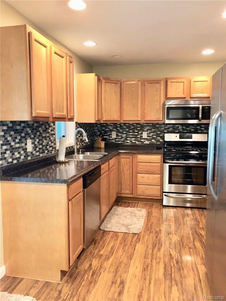 2222 Reid Road Flint, MI 48507 - Photo 4 of 22 image8.jpeg