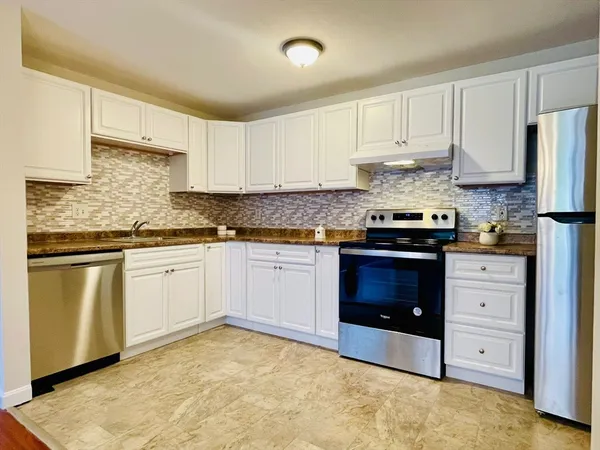 $2,200 | 16 A Mayberry Drive, Unit 1, Westborough, MA 01581