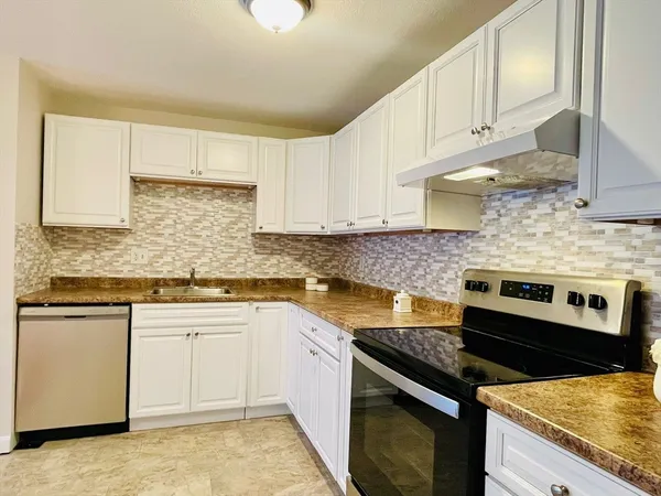 $2,200 | 16 A Mayberry Drive, Unit 1, Westborough, MA 01581