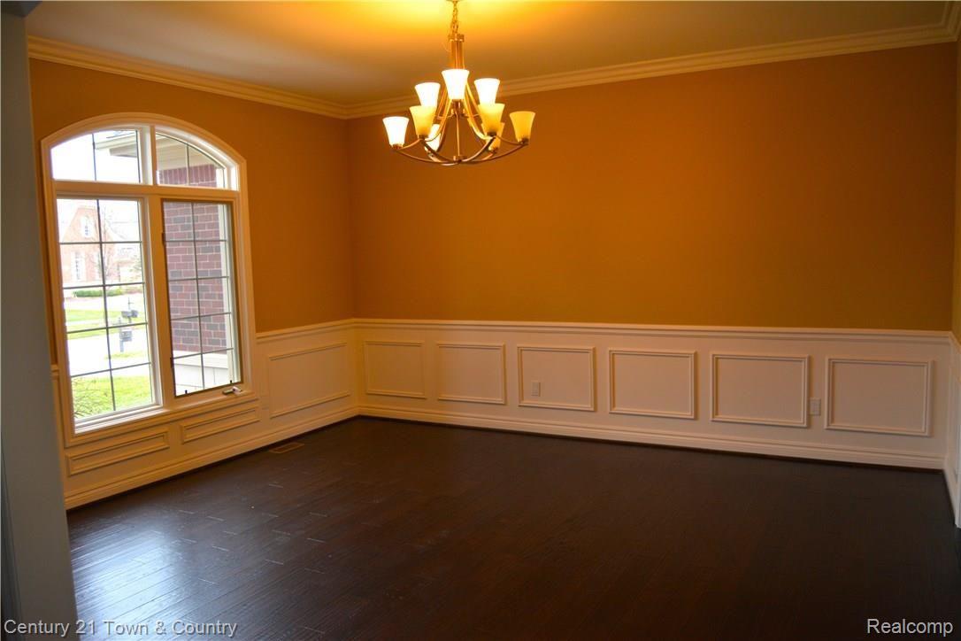 2830 North Addison Circle Rochester, MI 48306 - Photo 8 of 24 DSC_1291.JPG