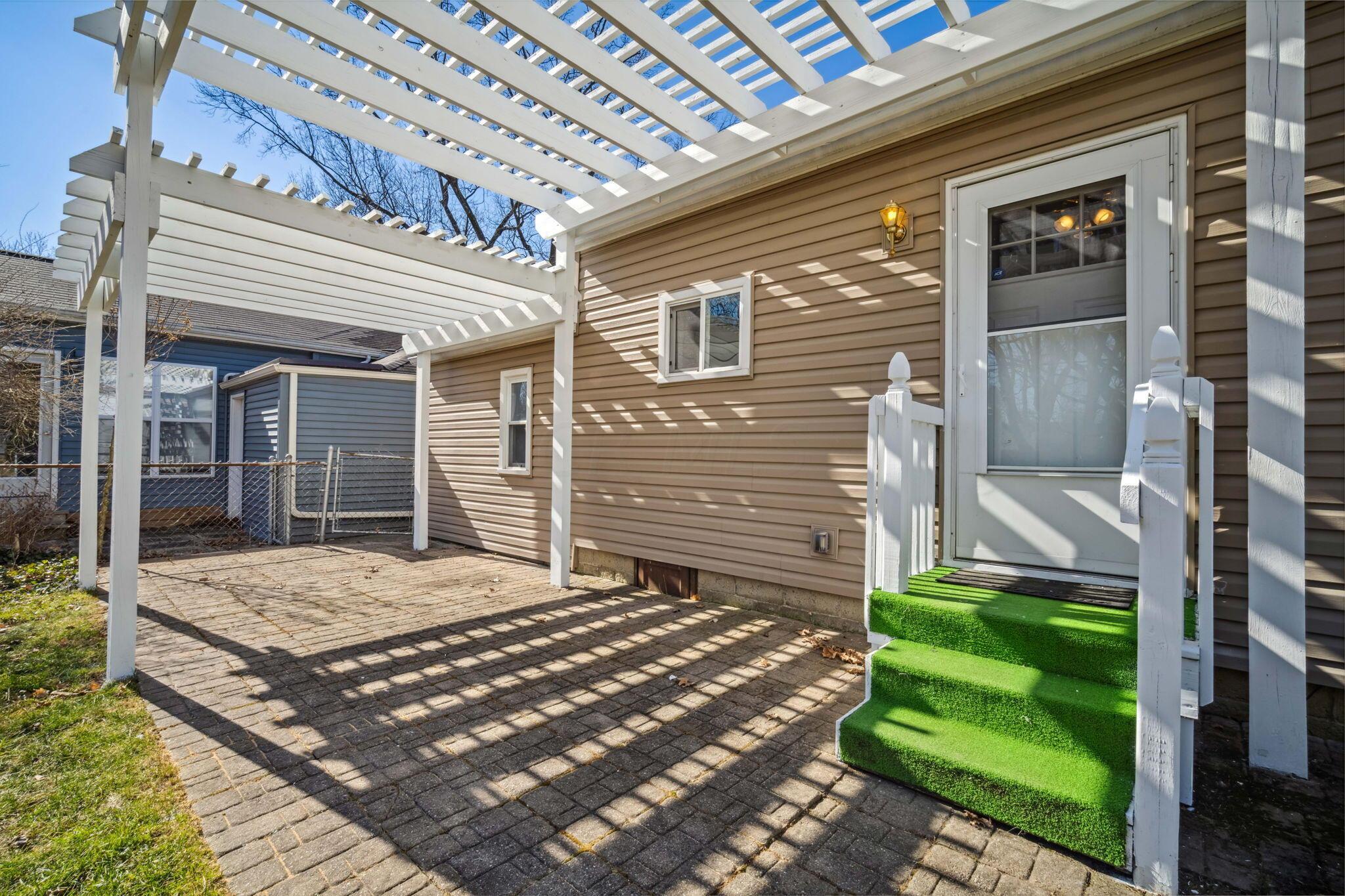 204 Lowell Road Columbus, OH 43209 - Photo 24 of 29 Patio