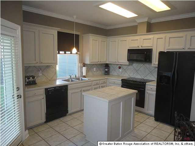 10561 Springglen Court Baton Rouge, LA 70810 - Photo 3 of 15