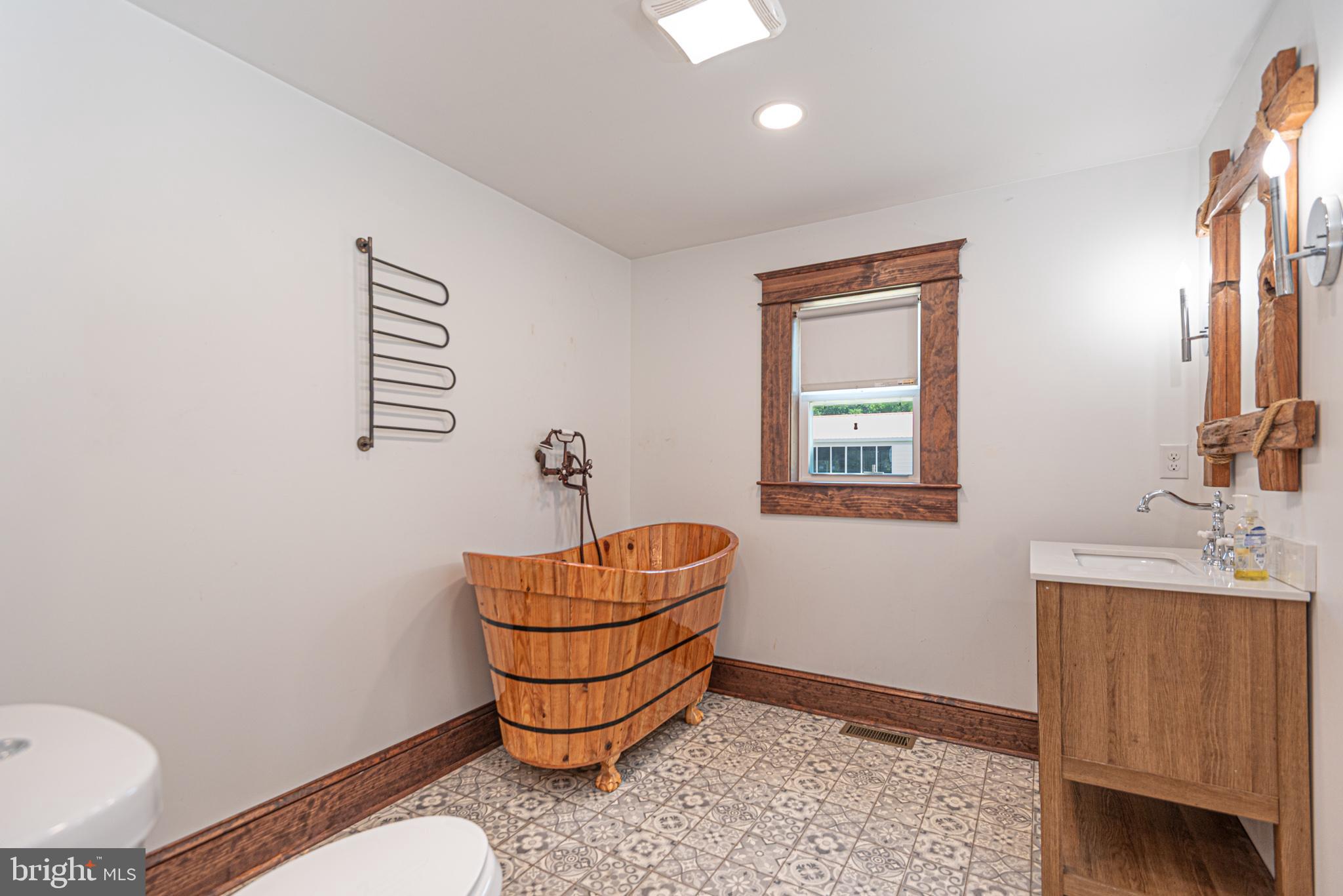 10850 Cathell Road Berlin, MD 21811 - Photo 26 of 118 Bathroom