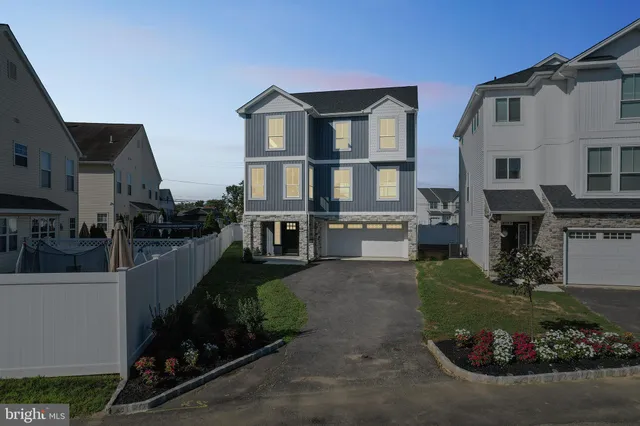 $684,900 | 9838-44 Legion Street, Unit 4, Philadelphia, PA 19114