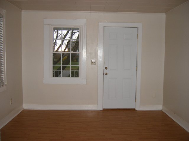 127 Ridgeway Drive Greenville, SC 29607 - Photo 2 of 8