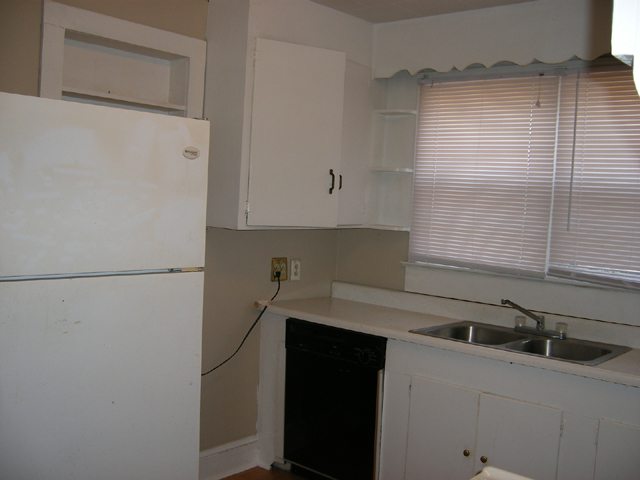 127 Ridgeway Drive Greenville, SC 29607 - Photo 4 of 8