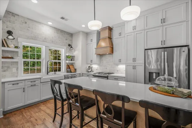 $1,249,000 | 32 Middleton Oaks Road, Charleston, SC 29414