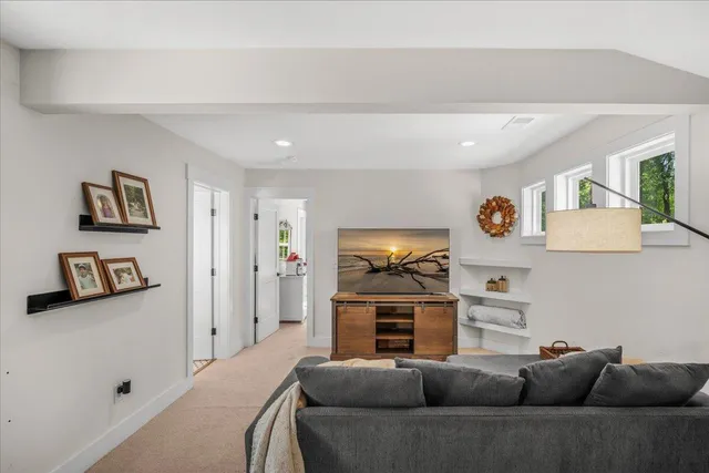 $1,249,000 | 32 Middleton Oaks Road, Charleston, SC 29414