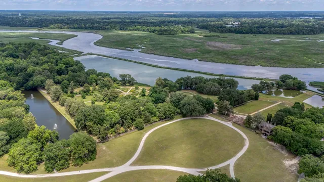 $1,249,000 | 32 Middleton Oaks Road, Charleston, SC 29414