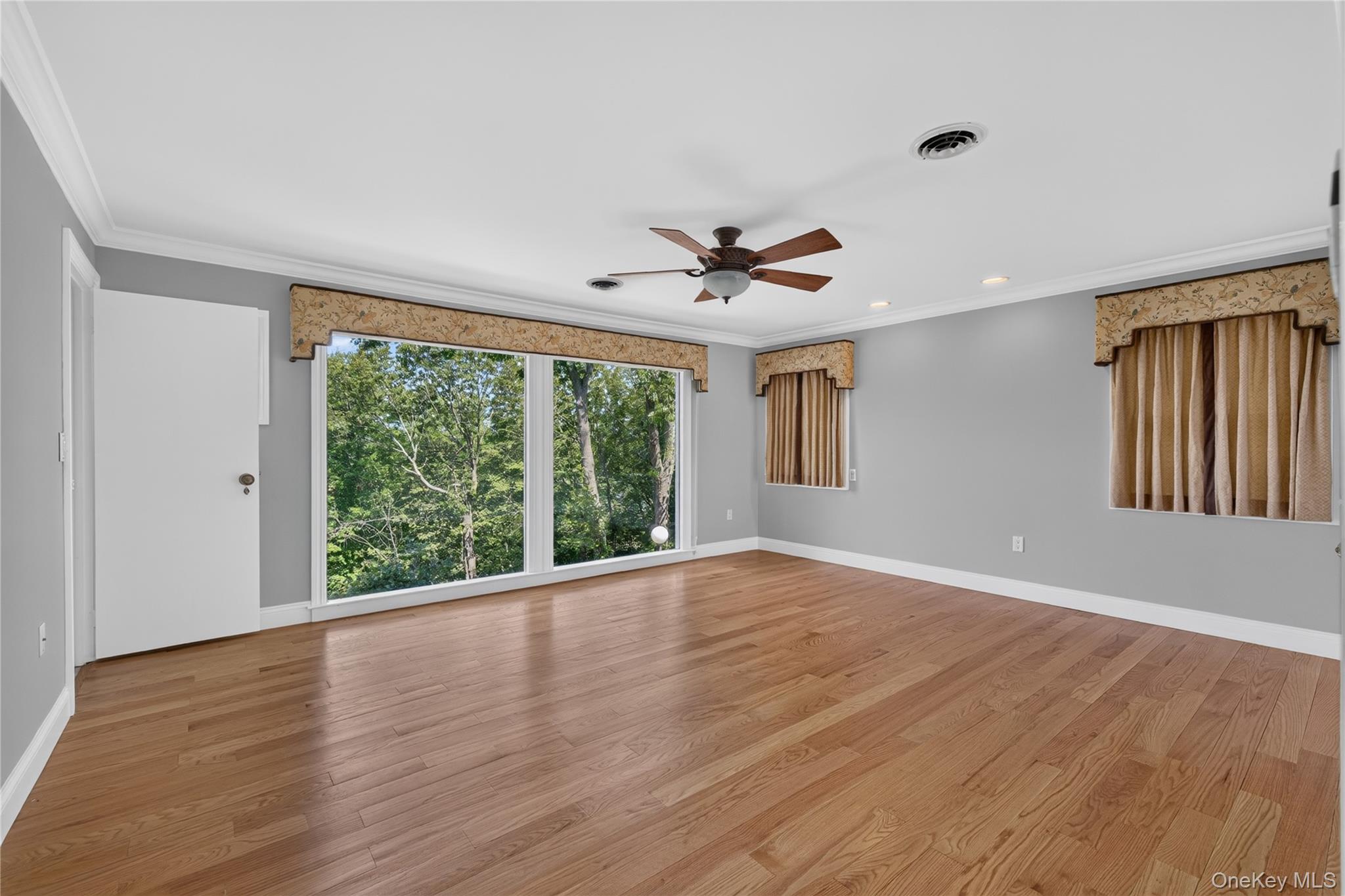 2 Centershore Road South Centerport, NY 11721 - Photo 16 of 42 Gallery Image 16