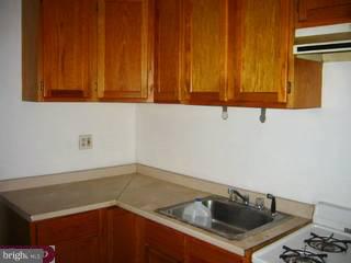 942 Springfield Road Collingdale, PA 19023 - Photo 3 of 6