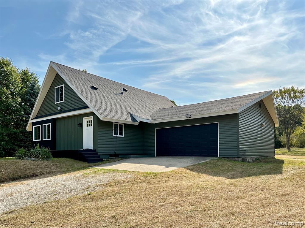 9434 Lee Jones Road Fenton, MI 48430 - Photo 3 of 25