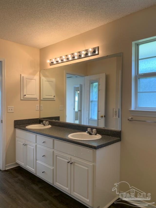 4840 La Casa Circle Pace, FL 32571 - Photo 10 of 15