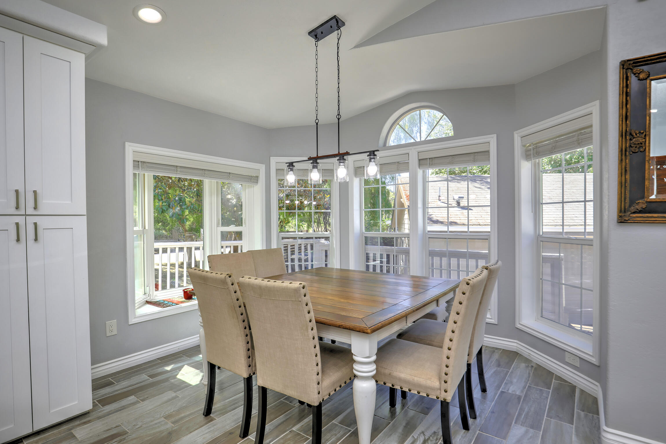 1625 Sycamore Canyon Road Santa Barbara, CA 93108 - Photo 9 of 31 Dining room