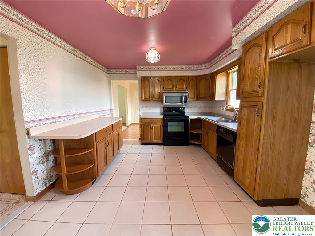 4497 Steuben Road Bethlehem, PA 18020 - Photo 11 of 37 Gallery Image 11