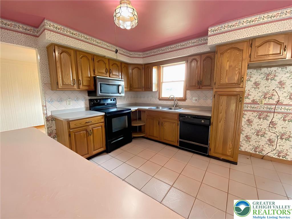 4497 Steuben Road Bethlehem, PA 18020 - Photo 12 of 37 Gallery Image 12