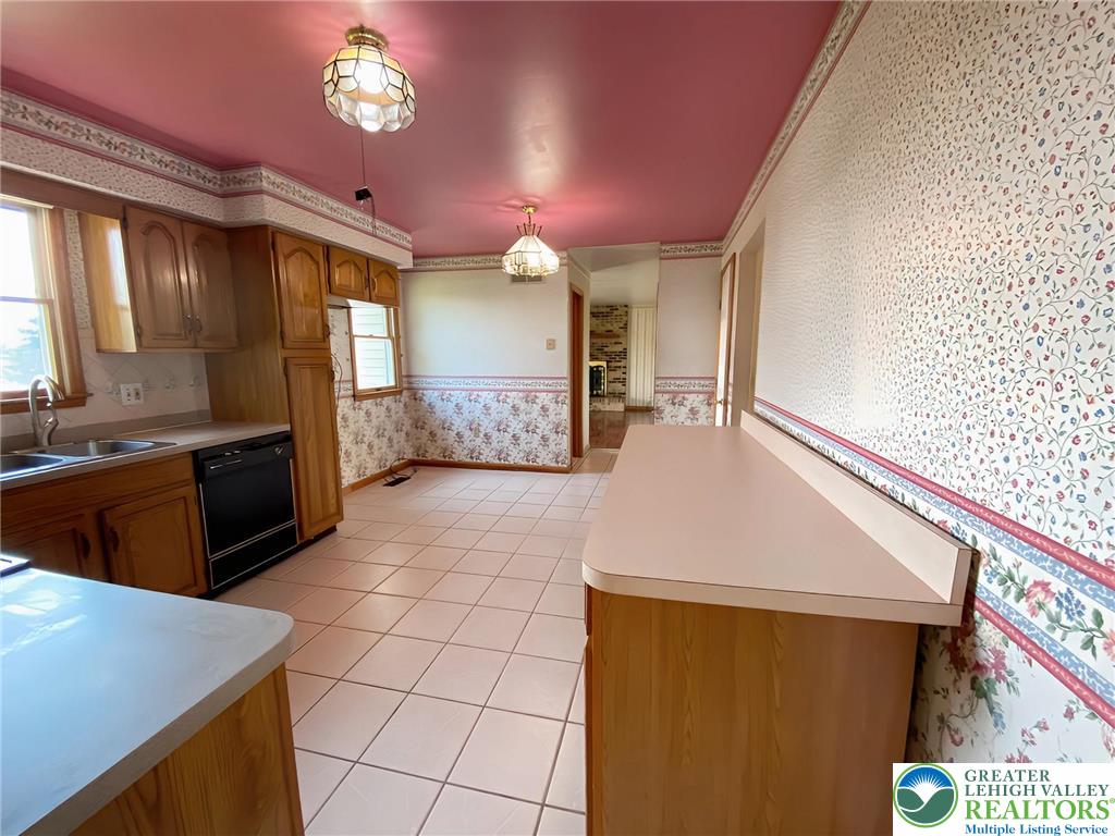 4497 Steuben Road Bethlehem, PA 18020 - Photo 14 of 37 Gallery Image 14