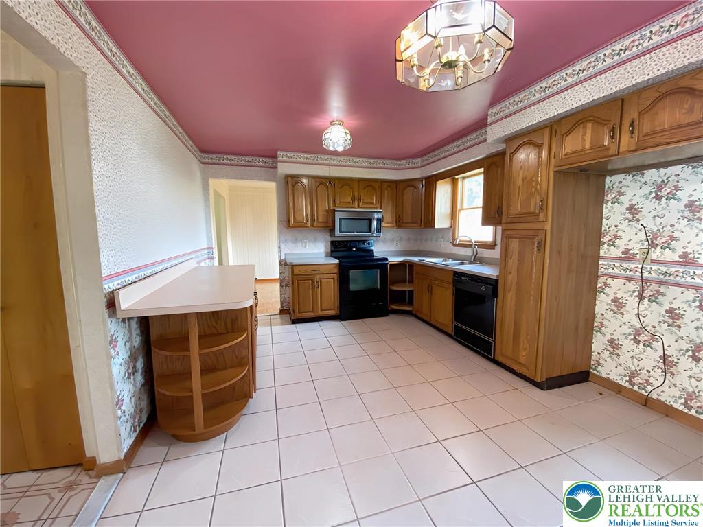 4497 Steuben Road Bethlehem, PA 18020 - Photo 16 of 37 Gallery Image 16