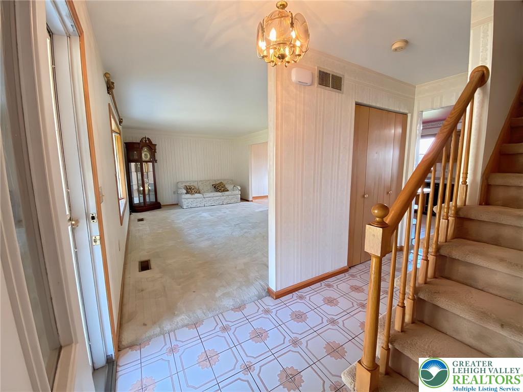 4497 Steuben Road Bethlehem, PA 18020 - Photo 5 of 37 Gallery Image 5