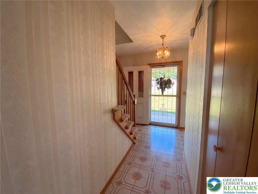 4497 Steuben Road Bethlehem, PA 18020 - Photo 6 of 37 Gallery Image 6
