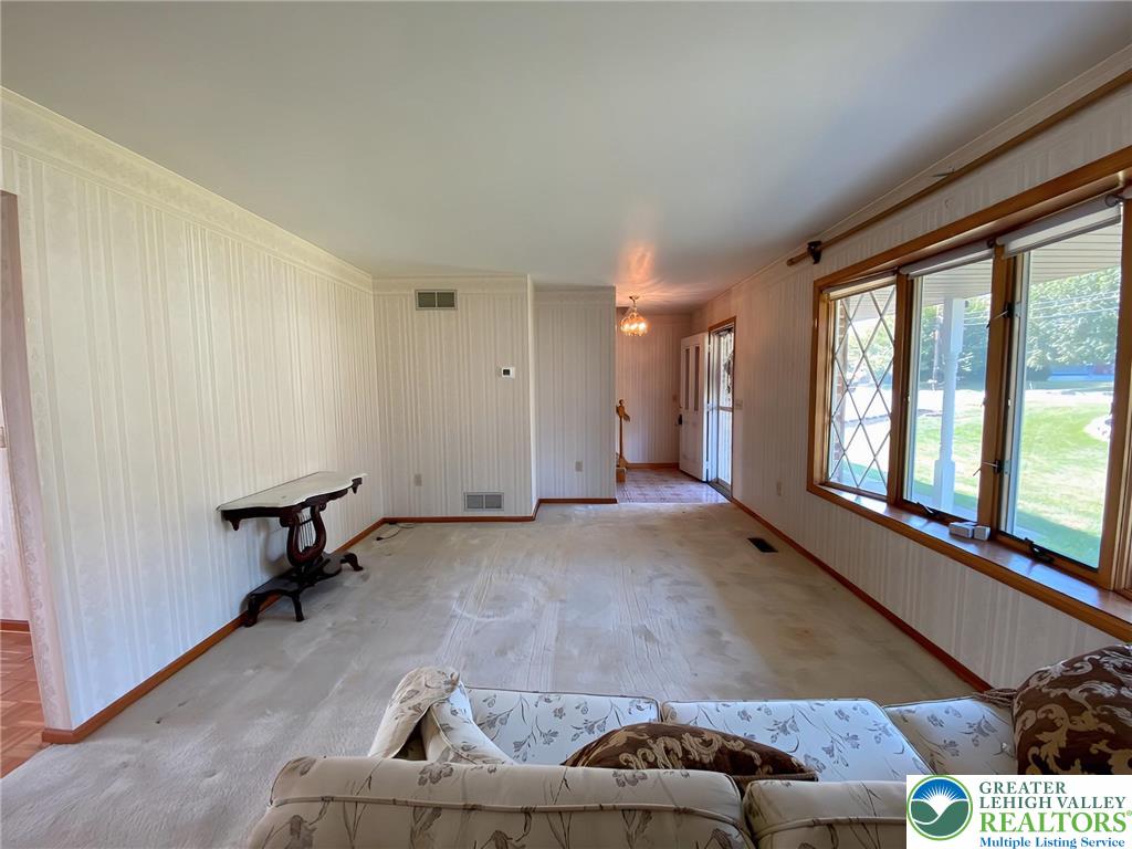 4497 Steuben Road Bethlehem, PA 18020 - Photo 7 of 37 Gallery Image 7